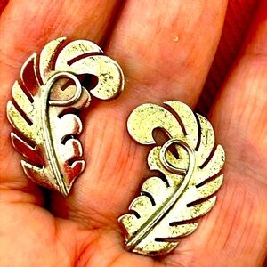 Sterling silver vintage “Ingenue” marked leaf feather screw back earrings
